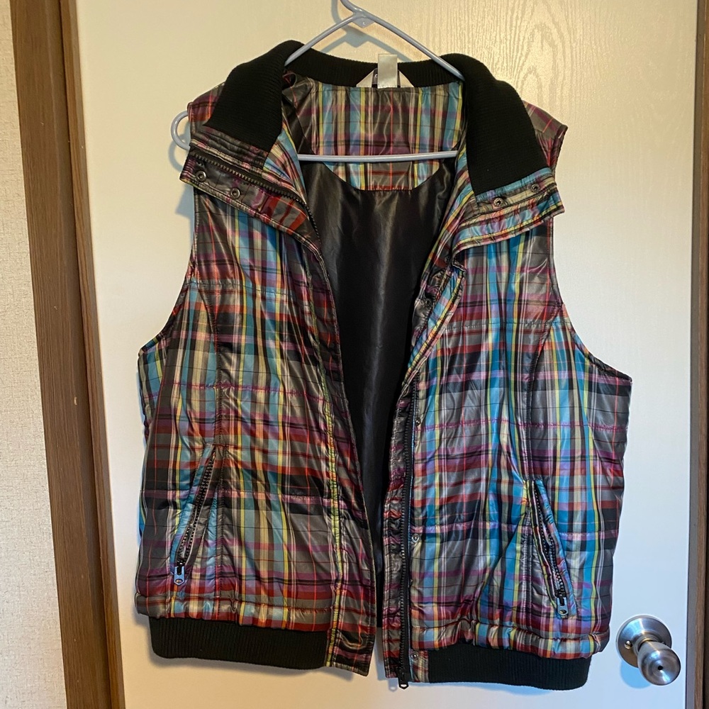 Women vest size1X multi color